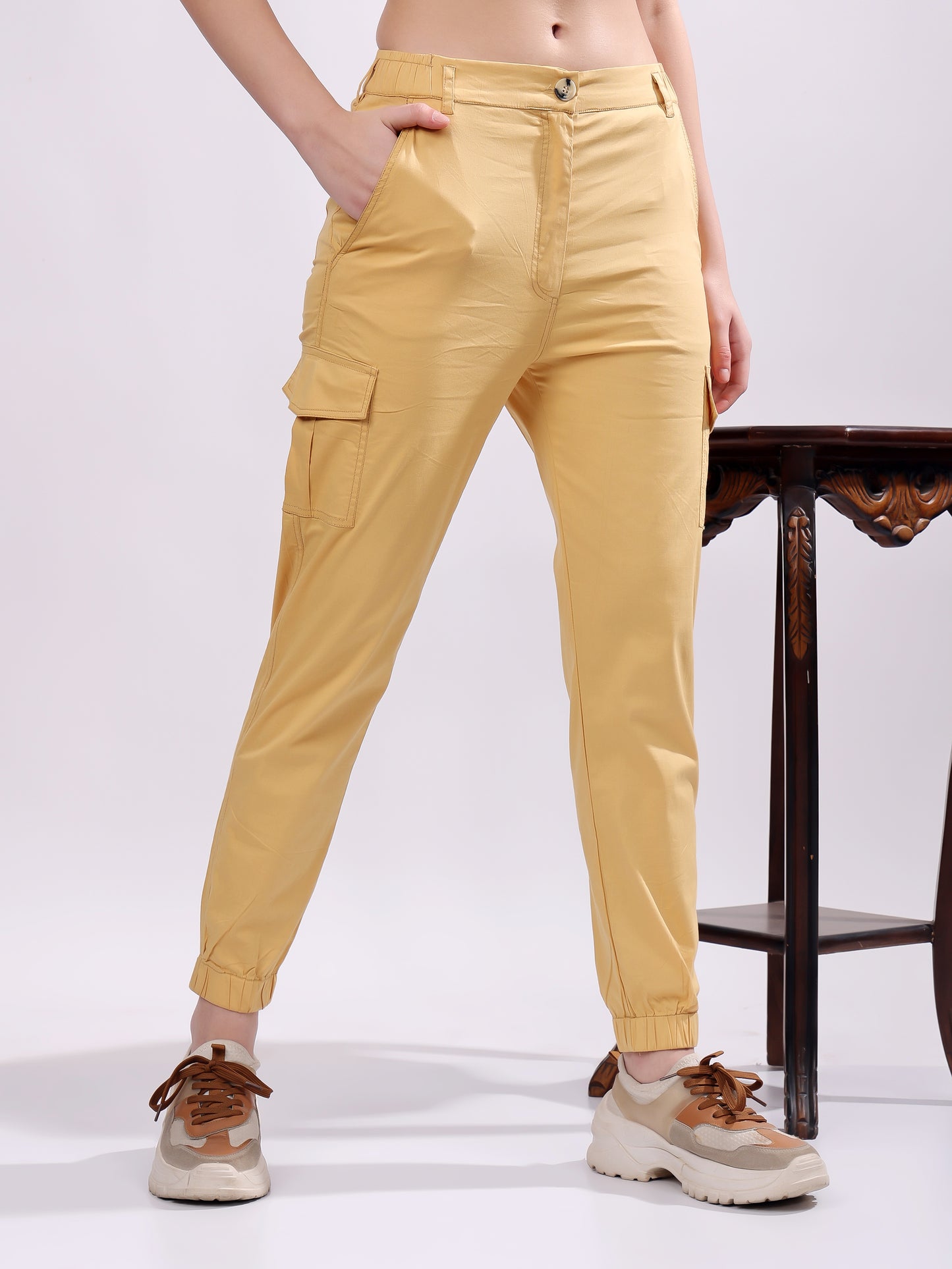 Women Pure Cotton Mid-Rise Cargo Joggers
