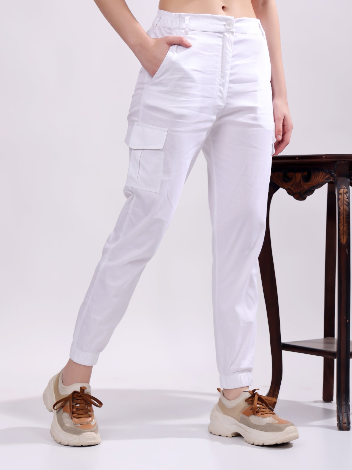 Women Pure Cotton Mid-Rise Cargo Joggers