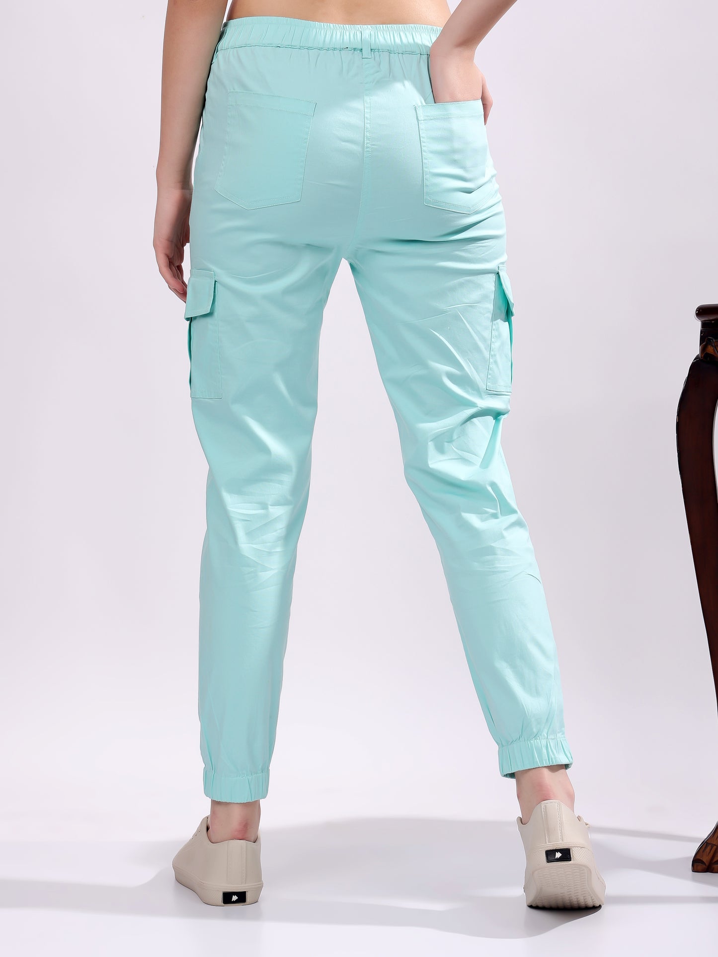 Women Pure Cotton Mid-Rise Cargo Joggers
