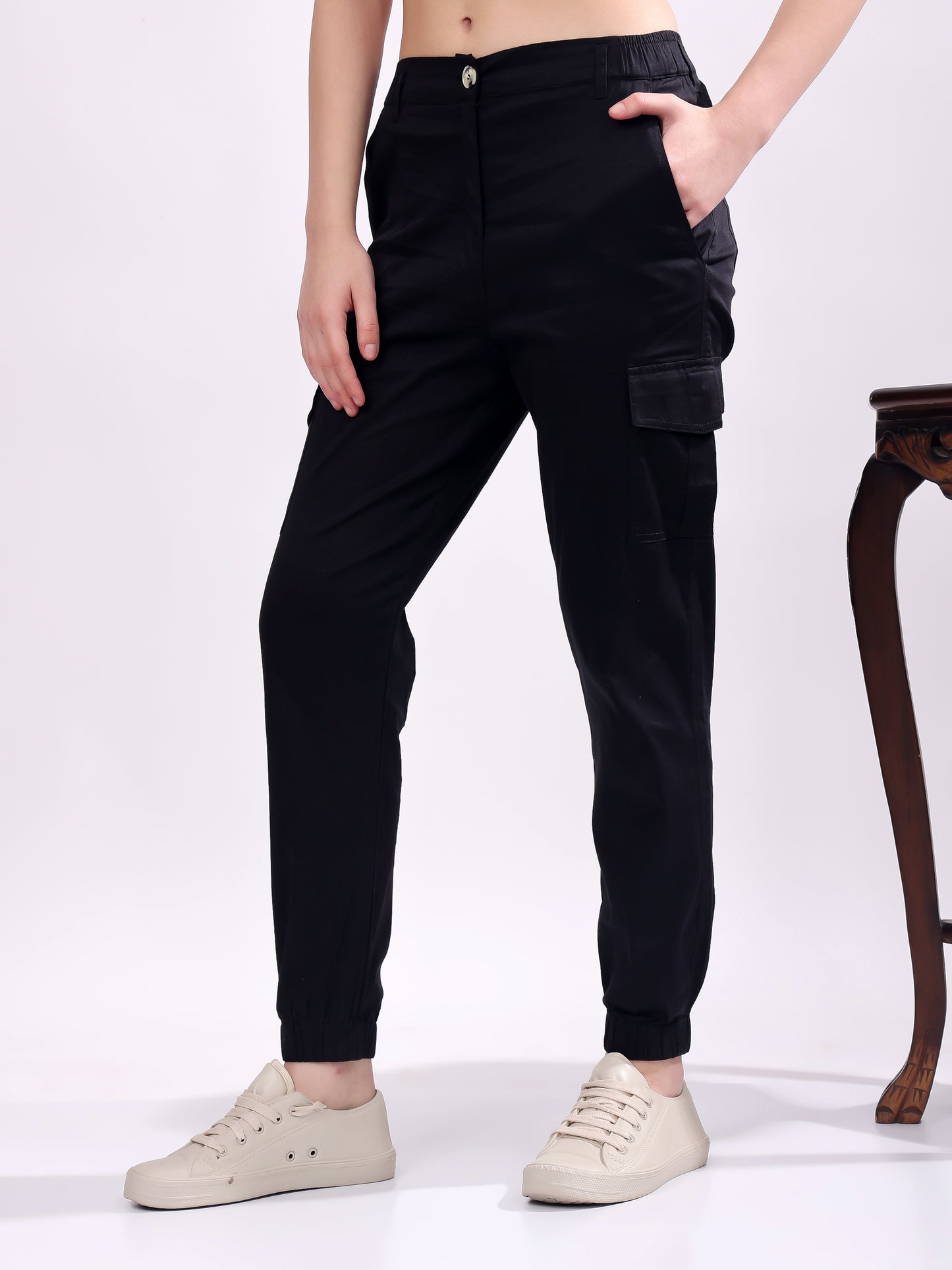 Women Pure Cotton Mid-Rise Cargo Joggers