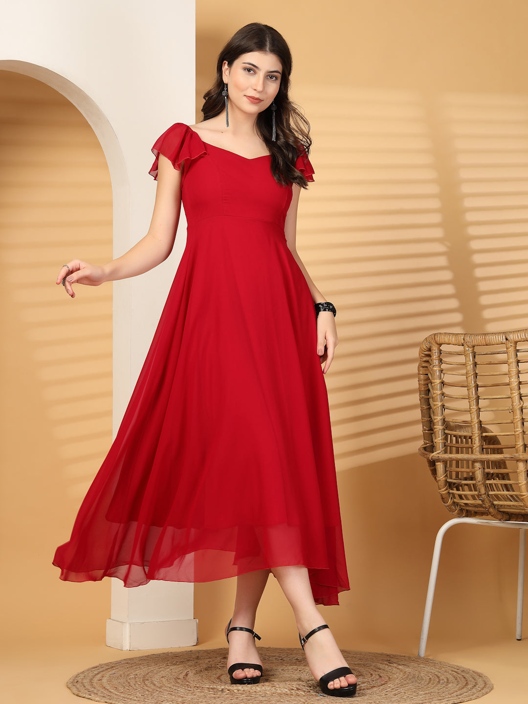 Solid Georgette Fit & Flare Dress Sleeveless, Sweetheart Neck Strape Frill Pattern