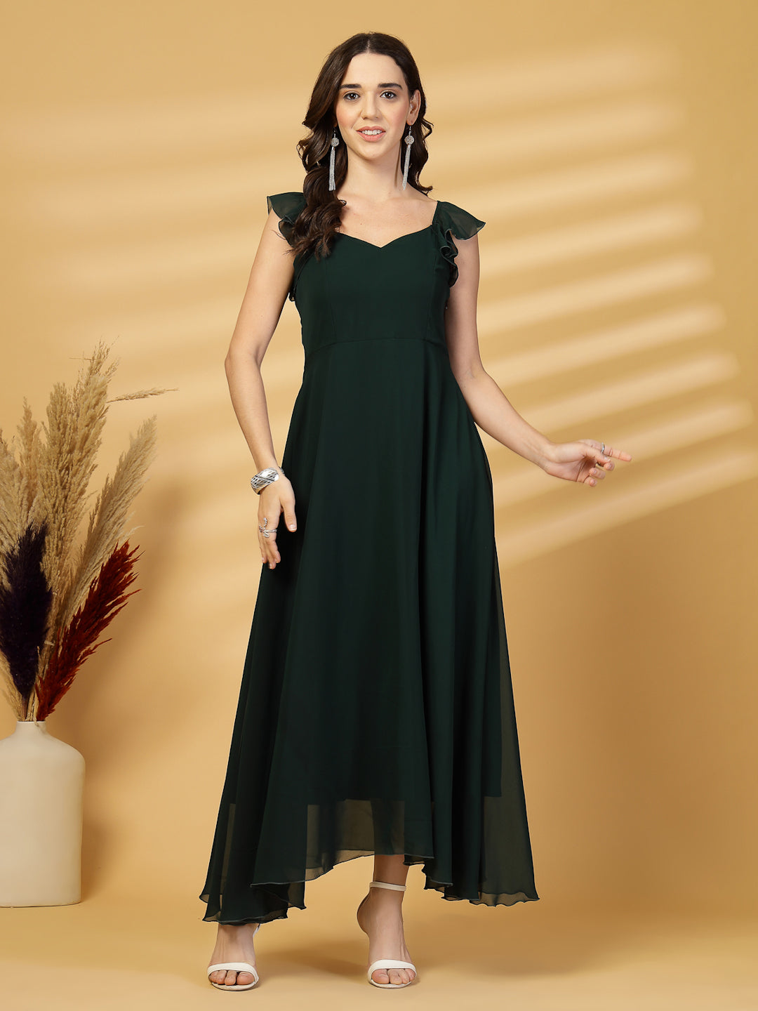 Solid Georgette Fit & Flare Dress Sleeveless, Sweetheart Neck Strape Frill Pattern