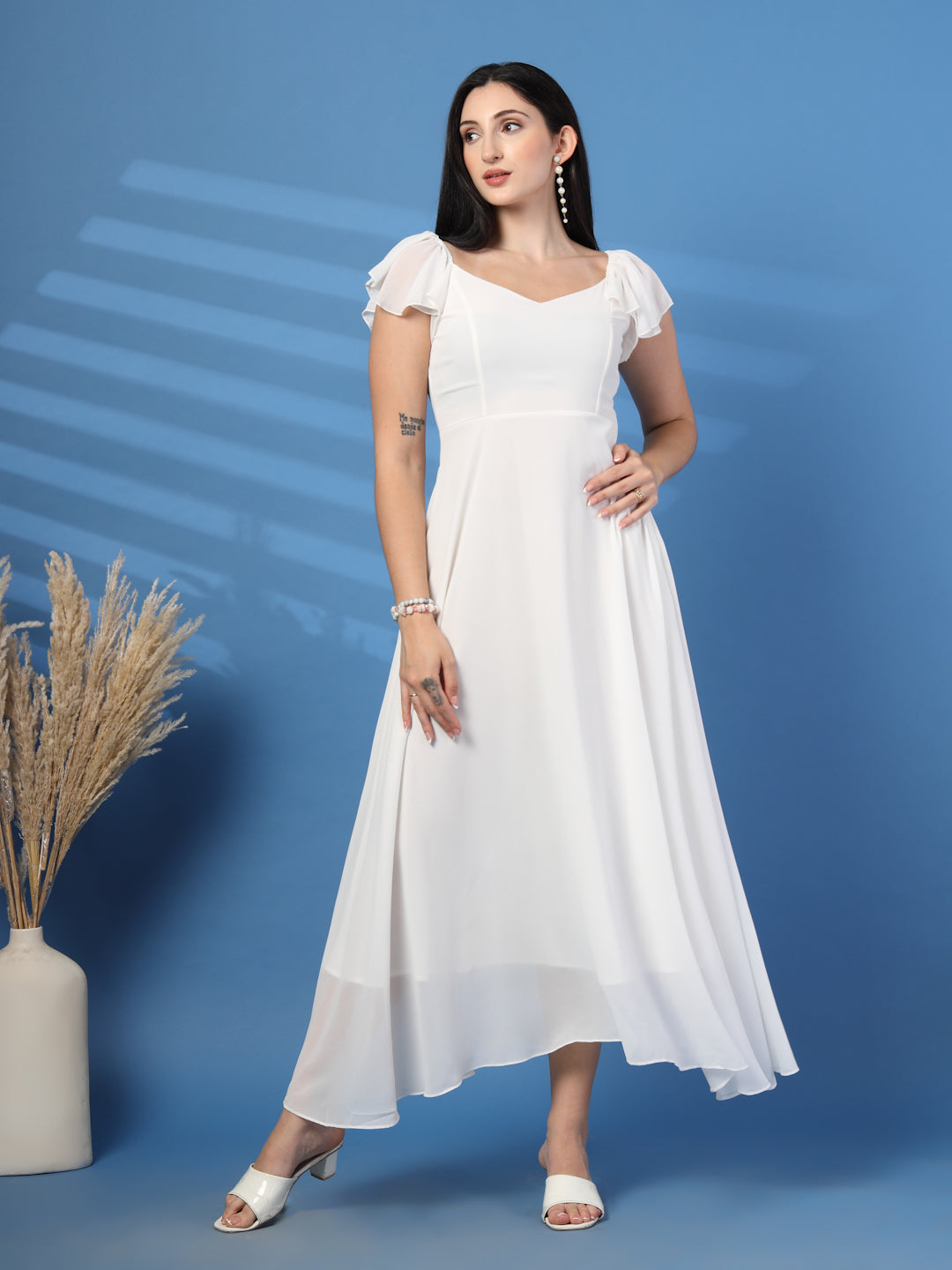 Solid Georgette Fit & Flare Dress Sleeveless, Sweetheart Neck Strape Frill Pattern