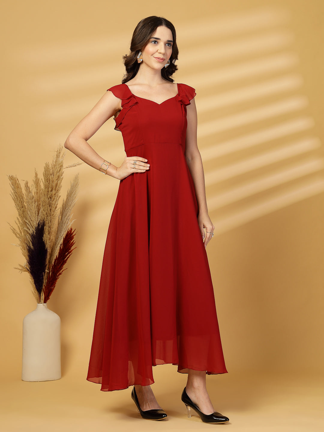 Solid Georgette Fit & Flare Dress Sleeveless, Sweetheart Neck Strape Frill Pattern