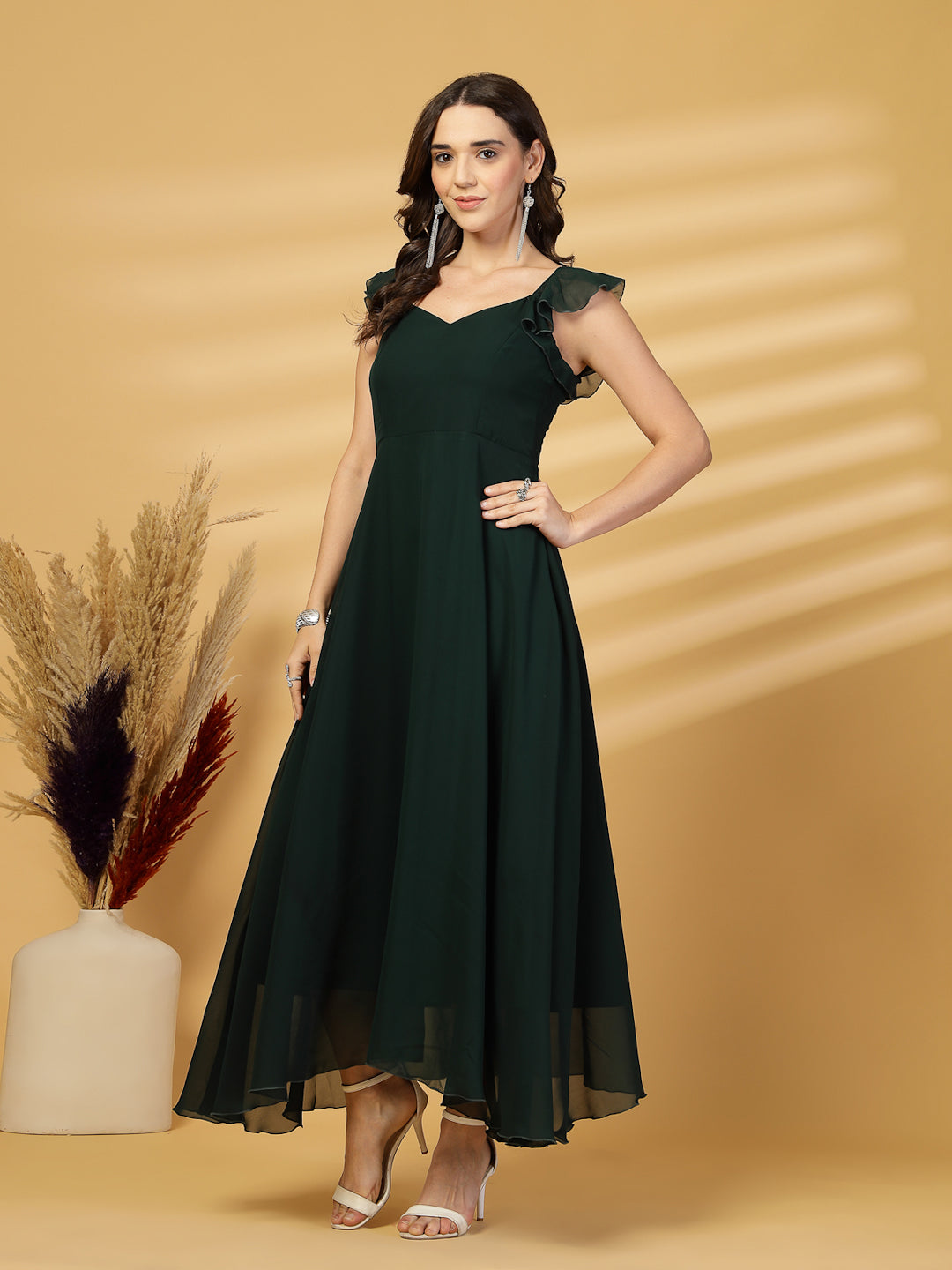 Solid Georgette Fit & Flare Dress Sleeveless, Sweetheart Neck Strape Frill Pattern