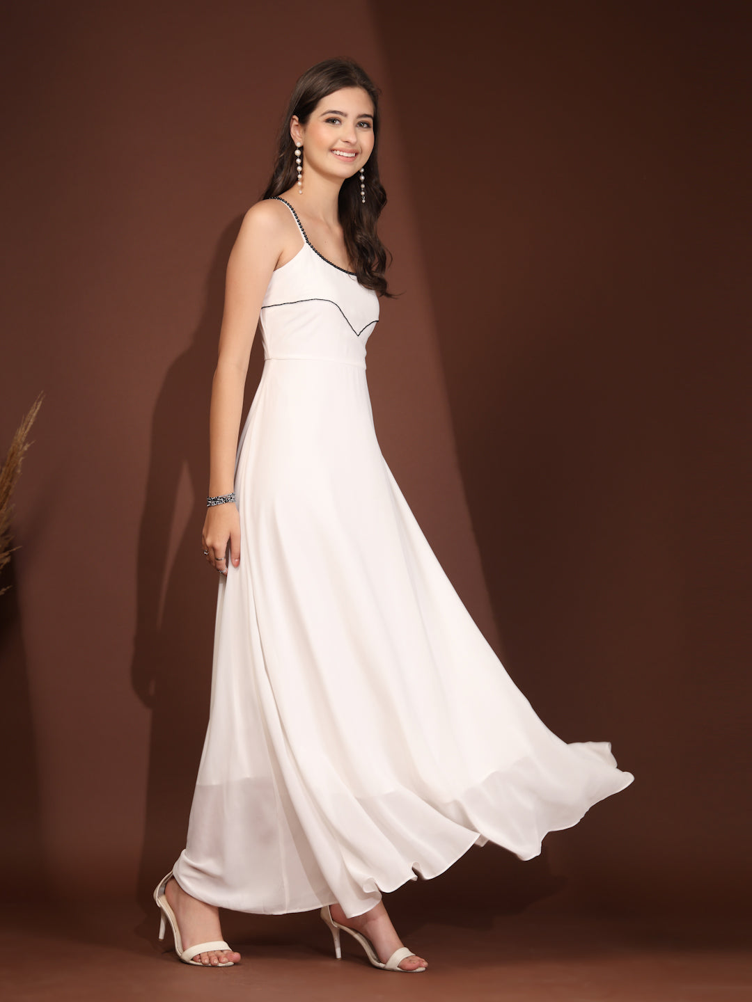 Solid Georgette Dress, Sleeveless, Striped Embroidery Pattern