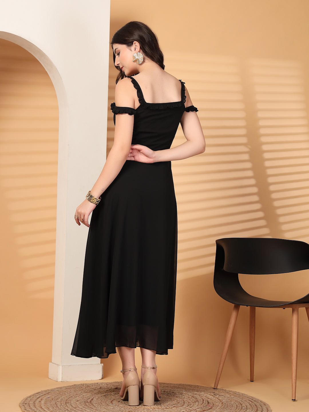 Solid Georgette Long Dress, Neck Frill Sleeveless
