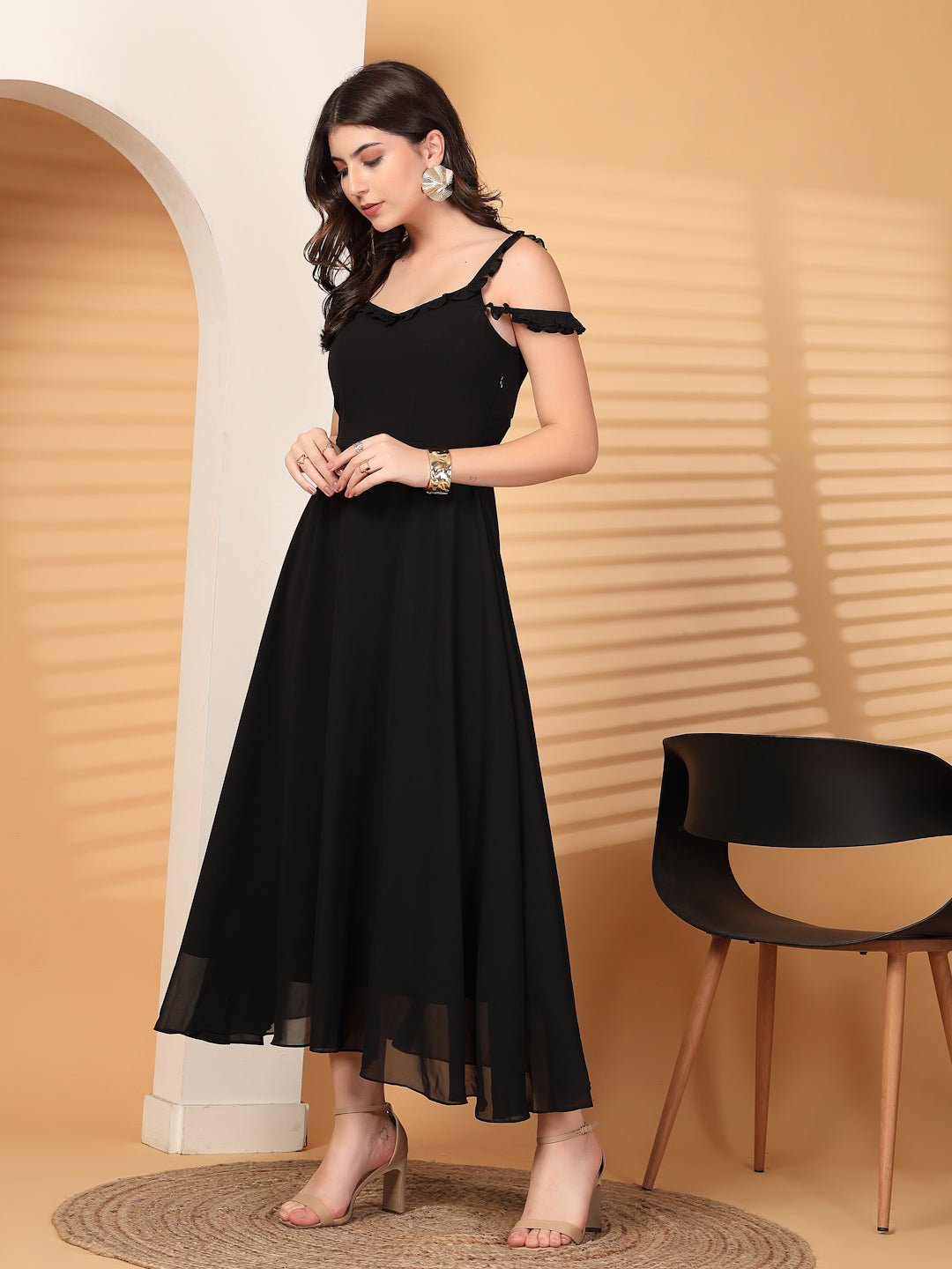 Solid Georgette Long Dress, Neck Frill Sleeveless