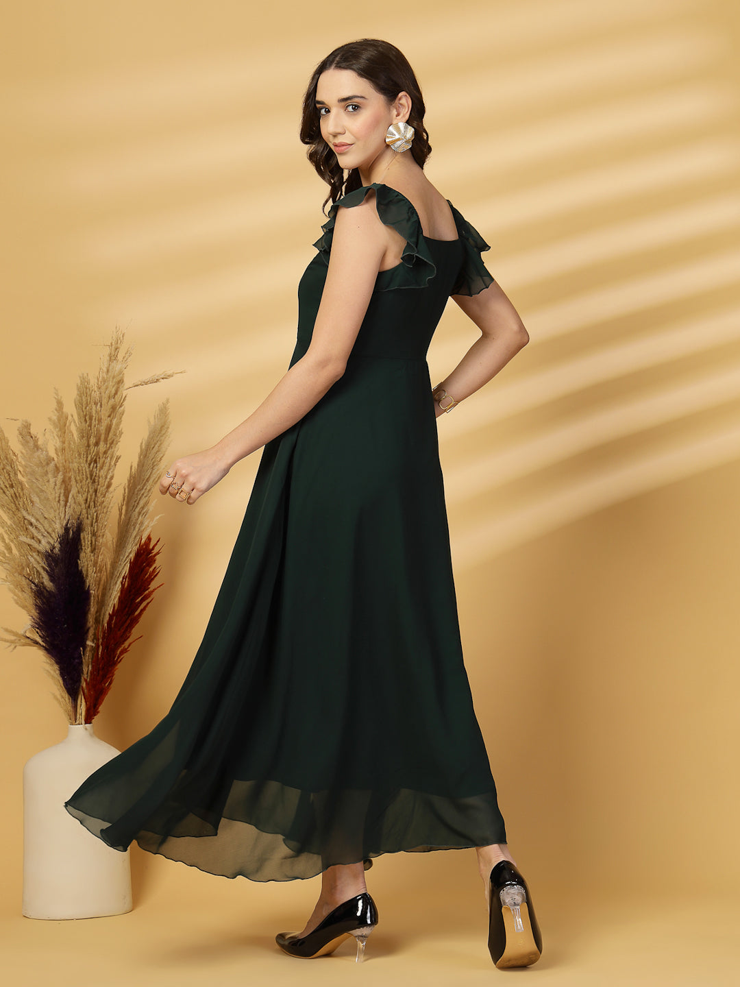 Solid Georgette Fit & Flare Dress Sleeveless, Sweetheart Neck Strape Frill Pattern