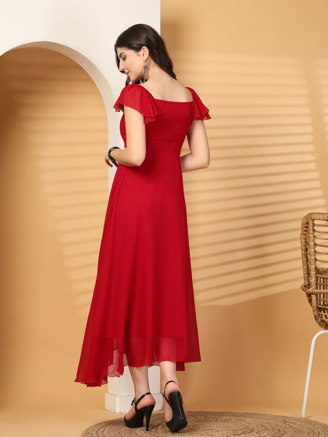 Solid Georgette Fit & Flare Dress Sleeveless, Sweetheart Neck Strape Frill Pattern