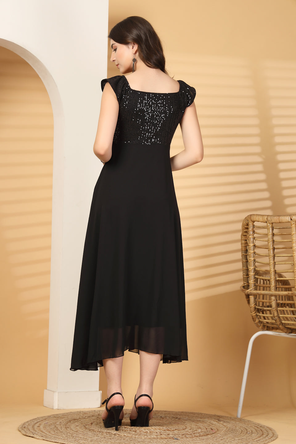 Zara Solid Sequin Fit & Flare Dress Sleeveless, Sweetheart Neck Strape Frill Pattern